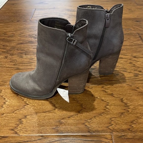 Sbicca Brown/Gray size 7 Percussion zip bootie - Picture 3 of 5